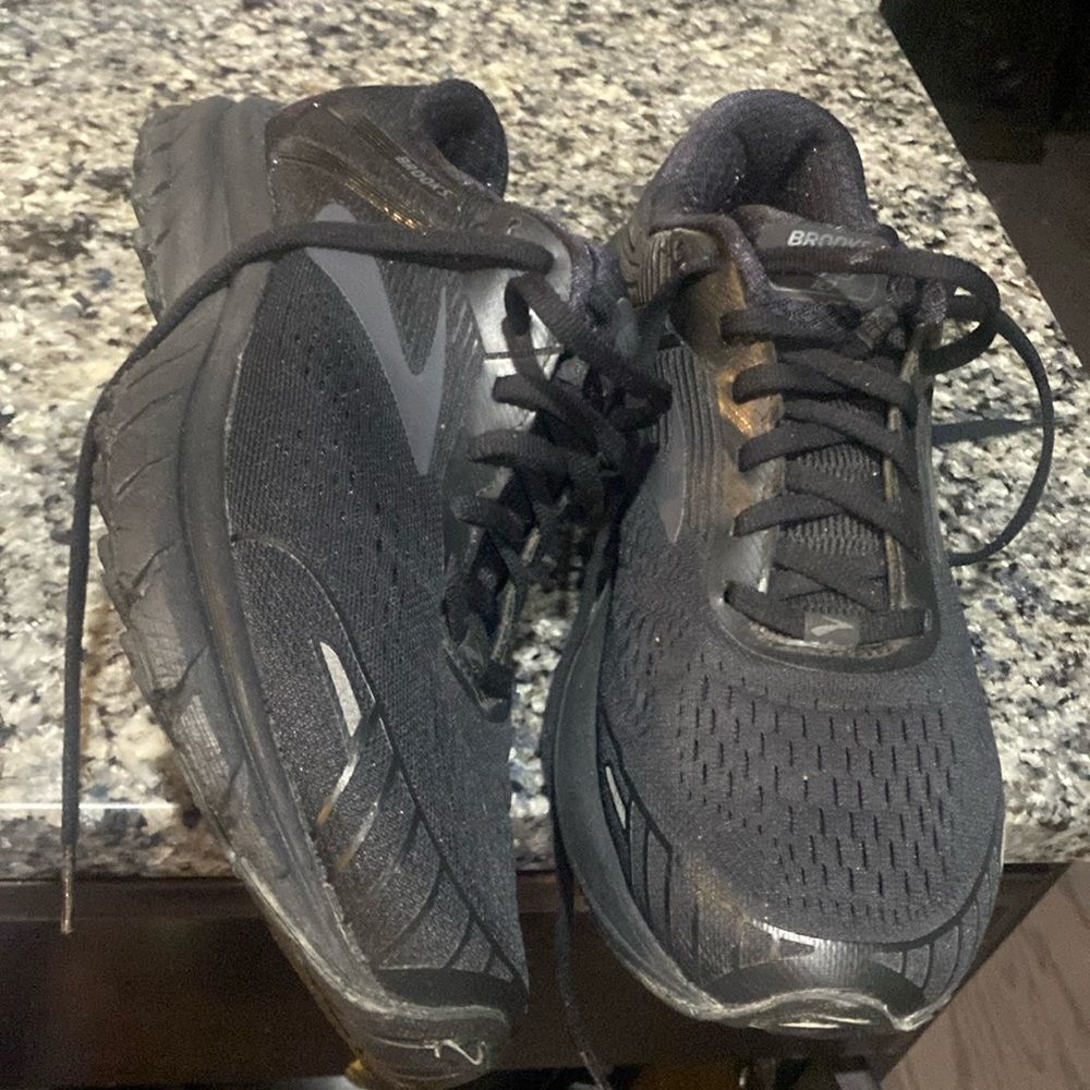 Brooks Adrenaline GTS 18 Road Running Shoe - Womens Sz 10